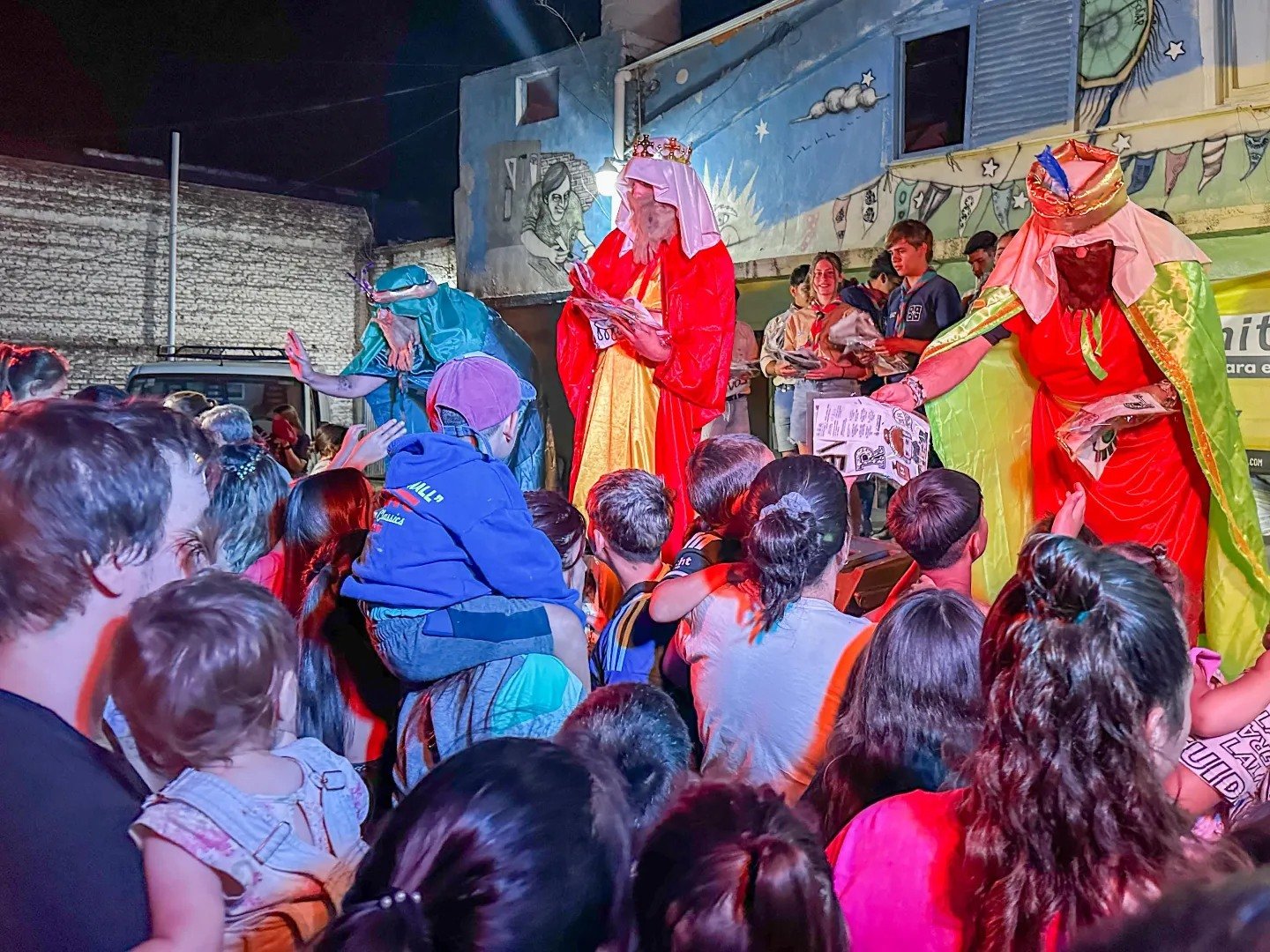La Comunitaria celebró la llegada de los Reyes Magos con 580 regalos para los niños