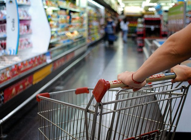 El consumo en caída: la leche, la carne y la yerba mate, en mínimos históricos